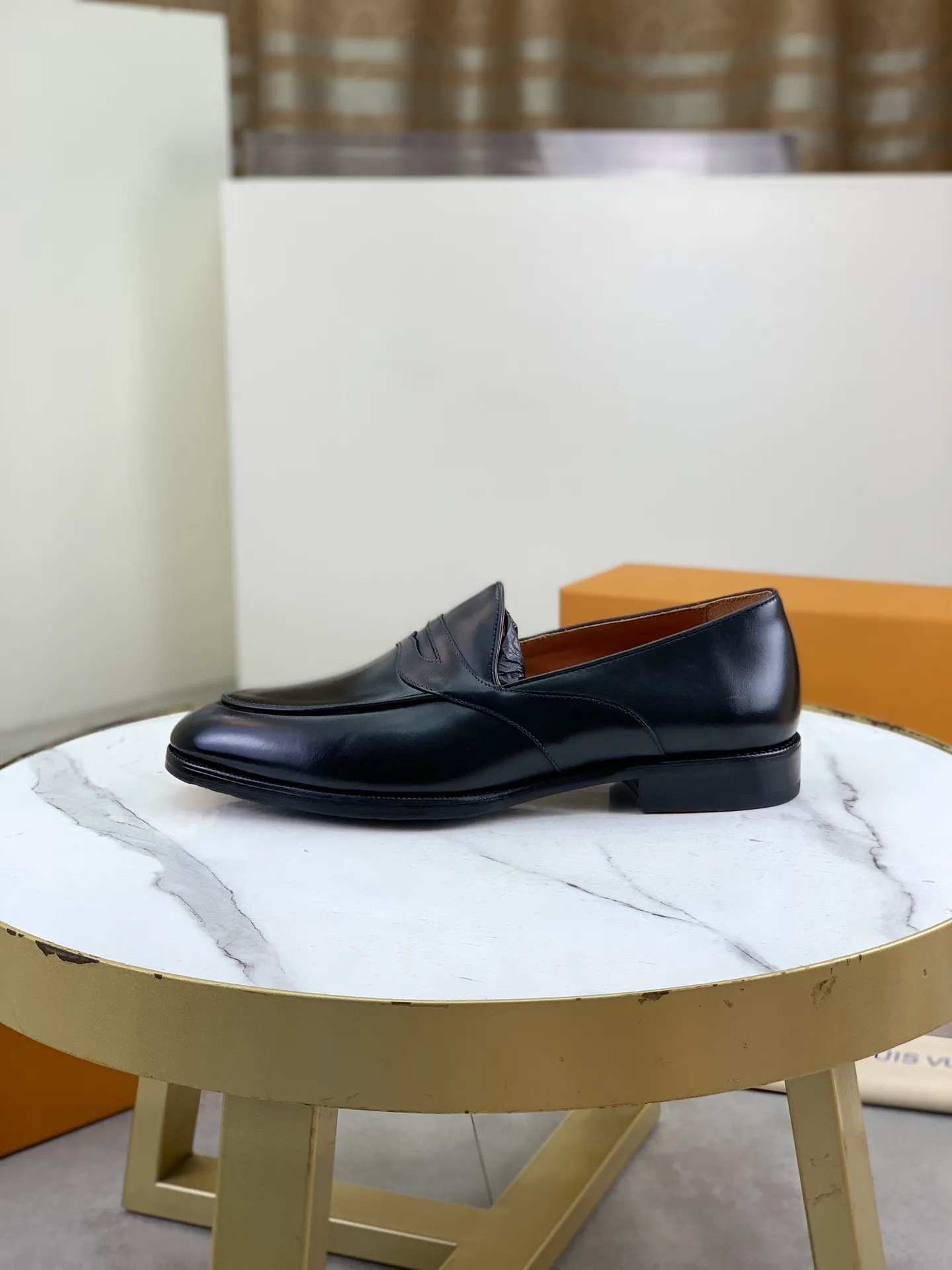 Factory price P1060 💎💎💎 L Home (genuine leather outsole series) [Louis* Denweis] - LV men's business casual leather shoes, luxurious and noble 👞All imported original cowhide, just to create a more comfortable wearing experience, upper: original high-end calfskin ➕Imported soft cowhide lining, original handmade genuine leather outsole ✔️ Color: black brown optional Size: 38-44 (45 46 can be customized (non-returnable)